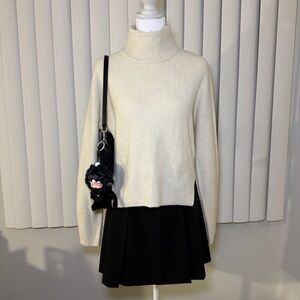 Abercrombie & Fitch Cream Ribbed Turtleneck Sweater | XS
